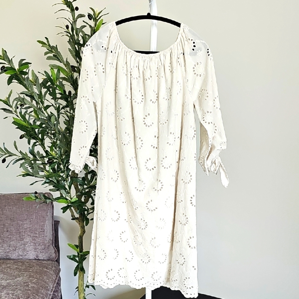 NWT Valentina Naldi Off White Eyelet Embroidered Dress Size Large